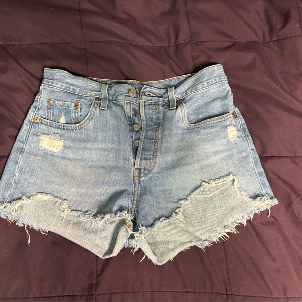Levi 501’s, like new, medium/light blue wash, size W28